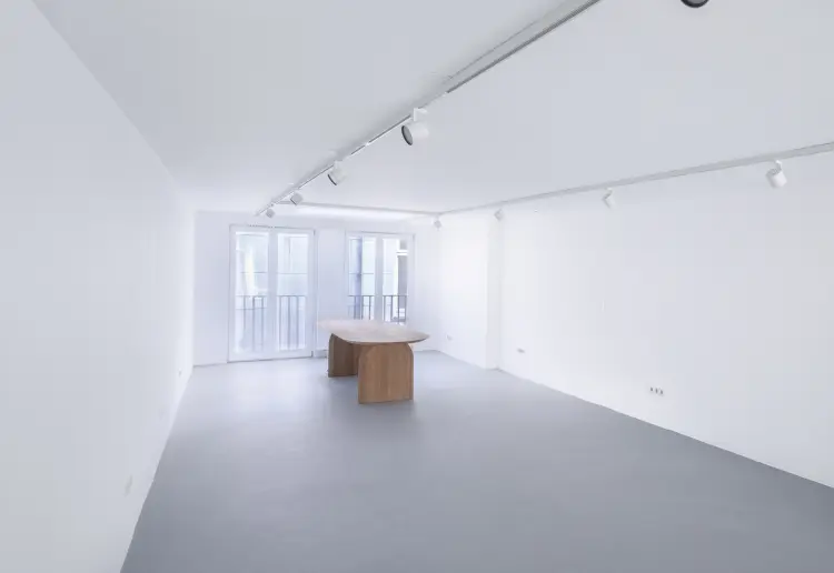 Spacious multi-floor gallery space