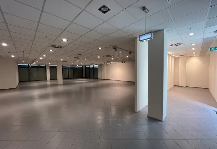 Großzügige Ladenfläche im Prohlis Zentrum – 513 m², Jacob-Winter-Platz 13