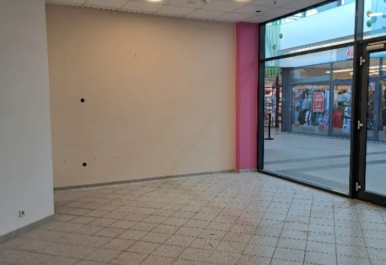 Kompakte Gewerbefläche mit Lager/Nebenraum – Prohlis Zentrum