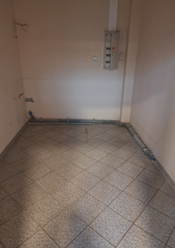 Kompakte Gewerbefläche mit Lager/Nebenraum – Prohlis Zentrum