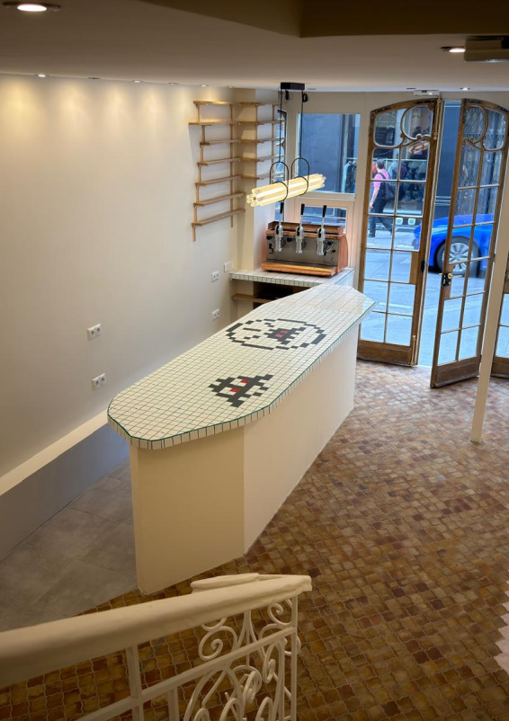 Entire art gallery in 4th arrondissement of Paris