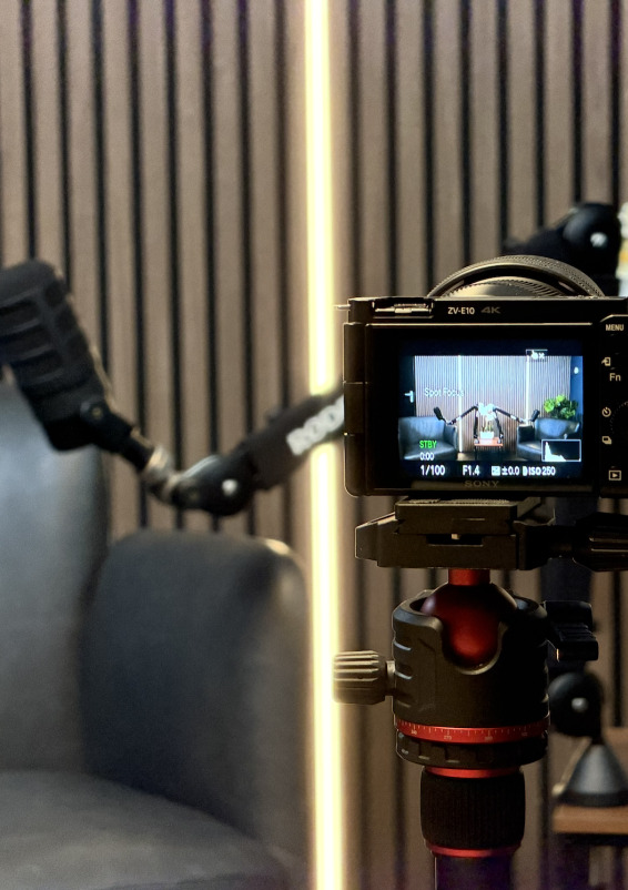 Luxe Video- & Podcaststudio in Amsterdam (Inclusief Apparatuur)
