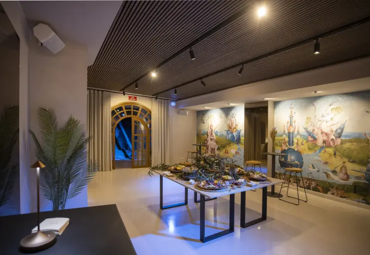 Singular Event Space in the Heart of Valencia