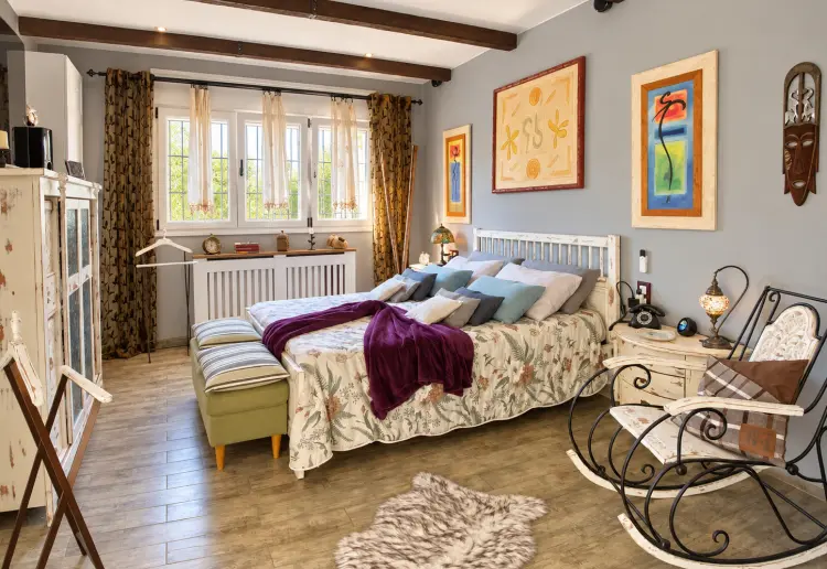 Three-storey rustic house with swimming pool, garden and large covered porch