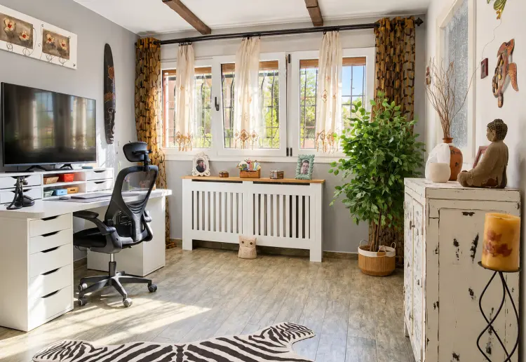 Three-storey rustic house with swimming pool, garden and large covered porch