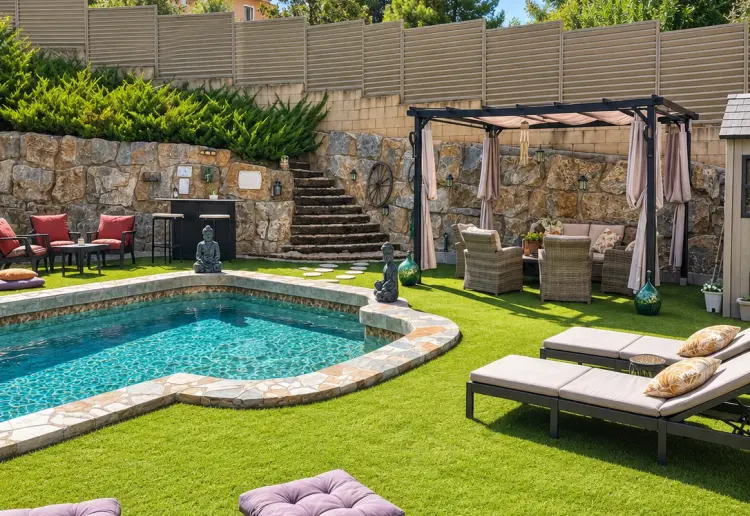 Three-storey rustic house with swimming pool, garden and large covered porch