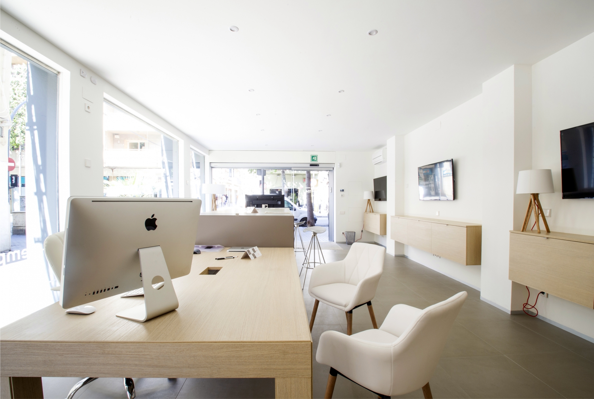 Rent space ESPAI PER ESDEVENIMENTS AL CENTRE DE BADALONA in Badalona