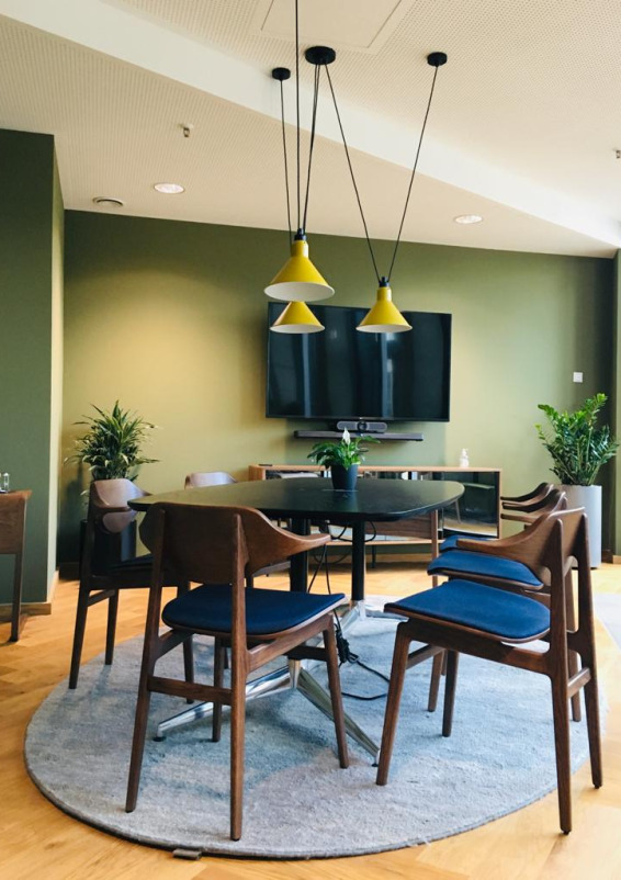 Private meeting room (MR 0.1)