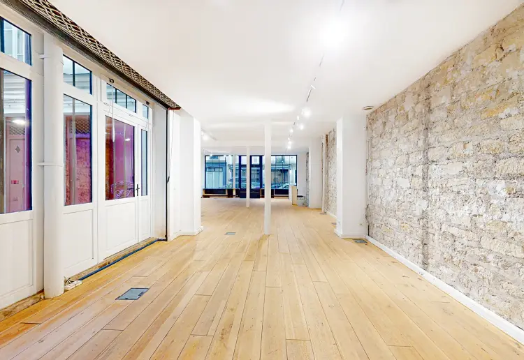 Le showroom vitrine, rue des Tournelles