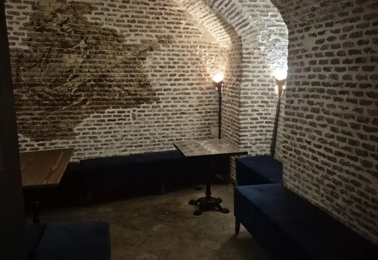 Sotano privado con bar propio
