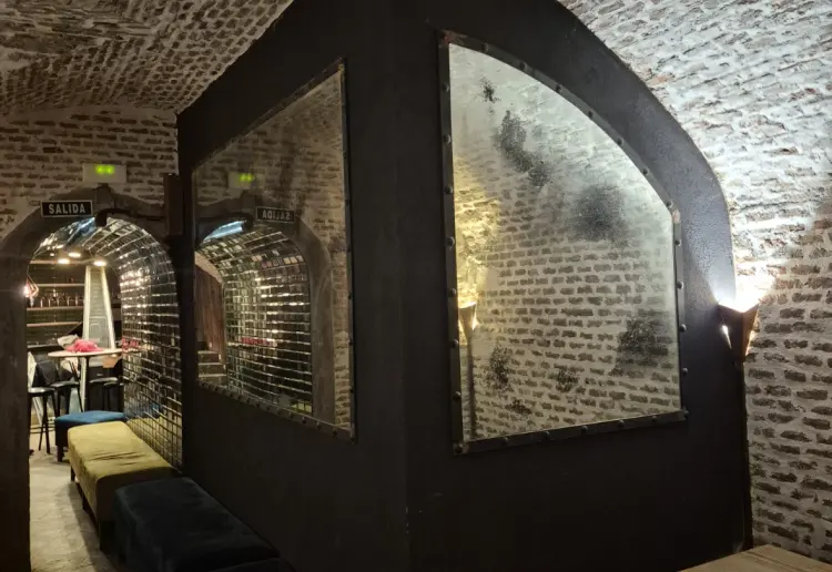 Sotano privado con bar propio