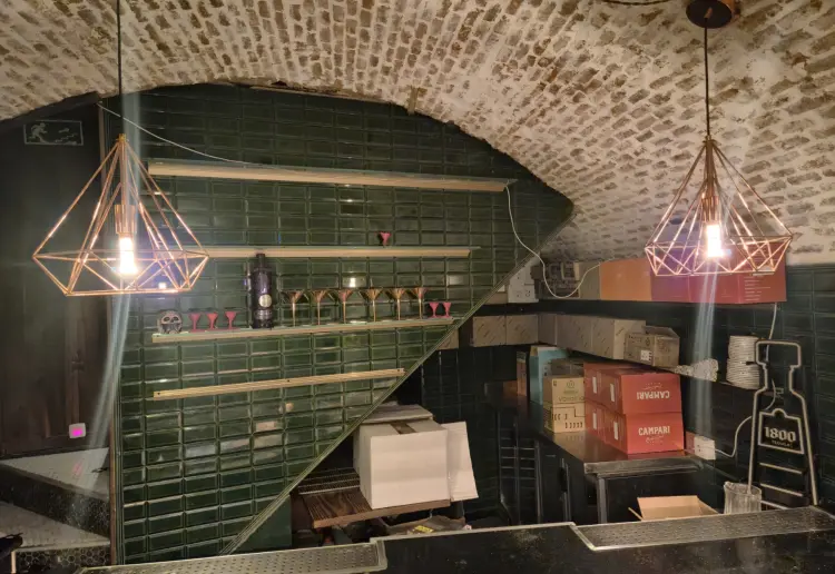 Sotano privado con bar propio