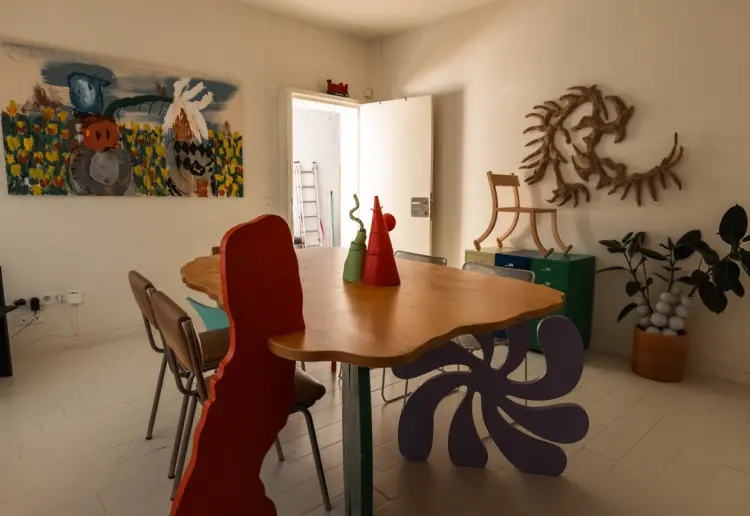 Art Warehouse with Beautiful Patio