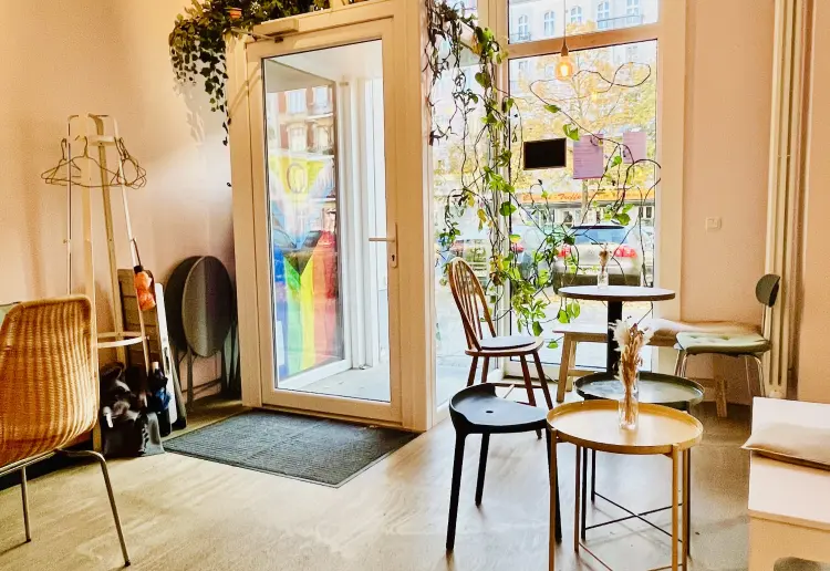 COLORFUL, FLEXIBLE POP-UP SPACE IN CENTRAL BERLIN AREA