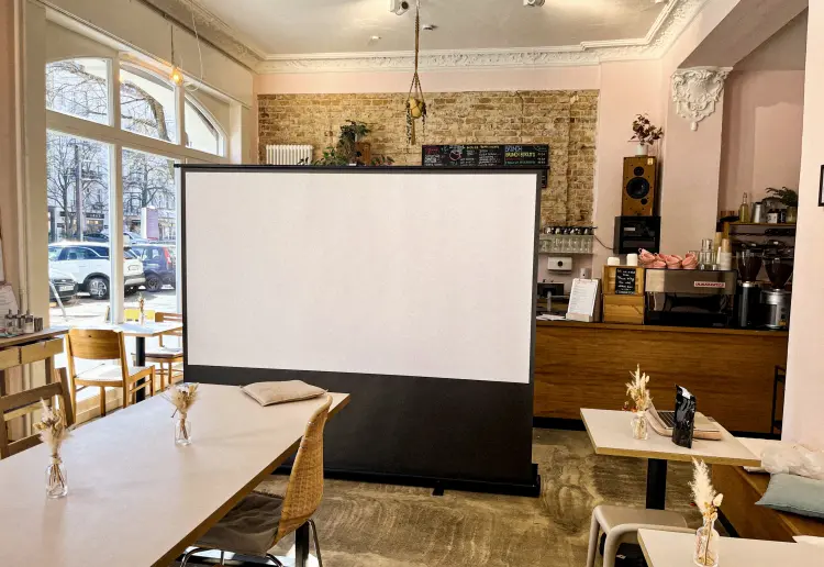 COLORFUL, FLEXIBLE POP-UP SPACE IN CENTRAL BERLIN AREA