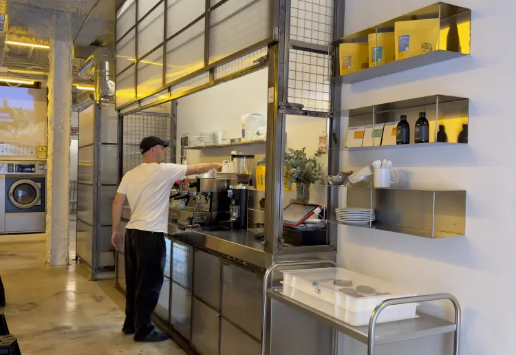 Cafetería-lavandería industrial