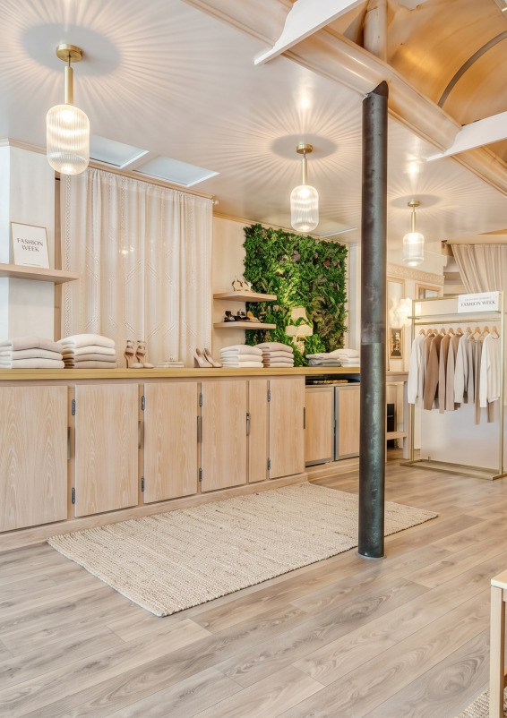 Espace 180m²  Marais / République — Showroom, pop-up, restaurant éphémère. Zone à fort trafic piéton