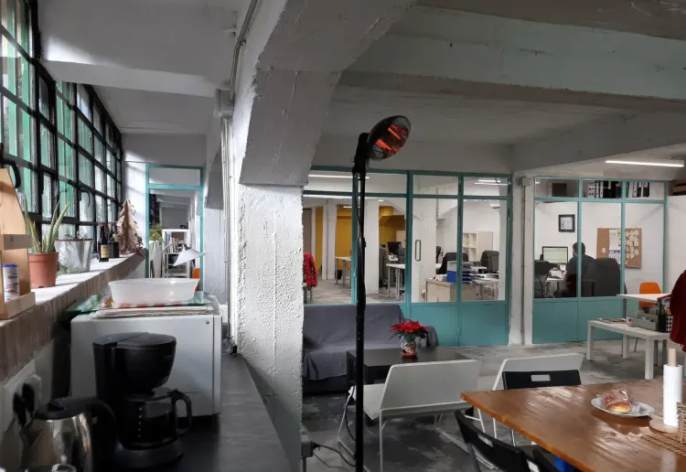Local taller con encanto, luz y aire libre