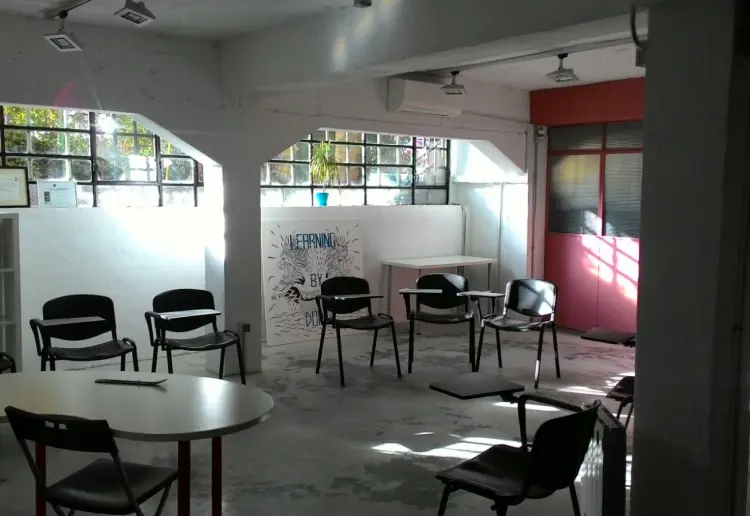 Local taller con encanto, luz y aire libre