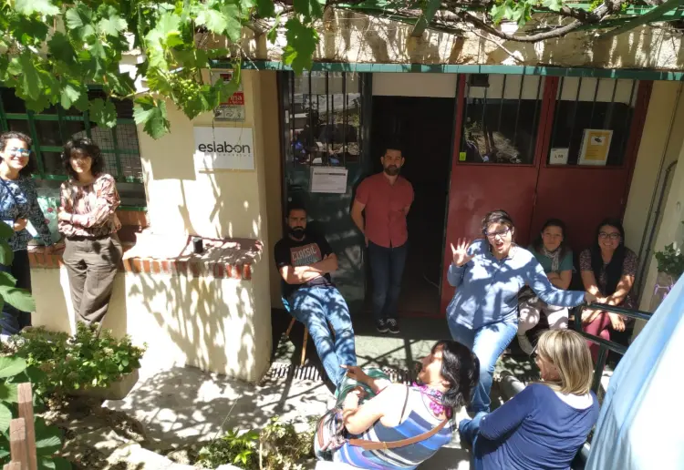 Local taller con encanto, luz y aire libre