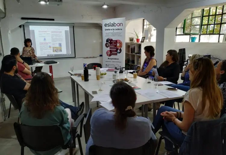 Local taller con encanto, luz y aire libre