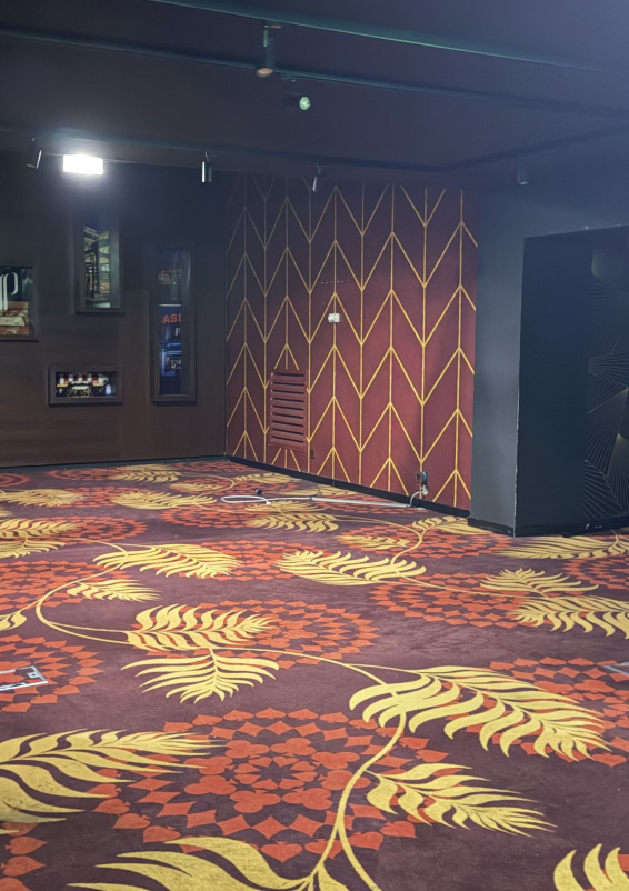 Unique 280 sqm Event & Showroom Space near Champs-Élysées
