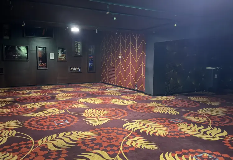 Unique 280 sqm Event & Showroom Space near Champs-Élysées