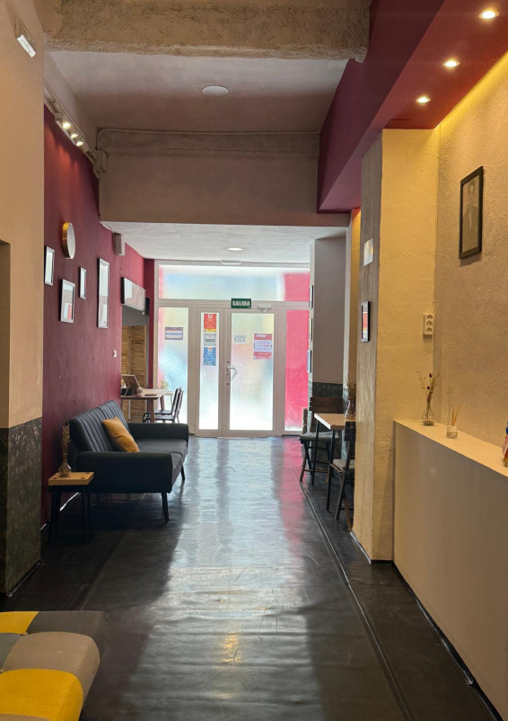 Excelente sala amplia en el centro de la ciudad
