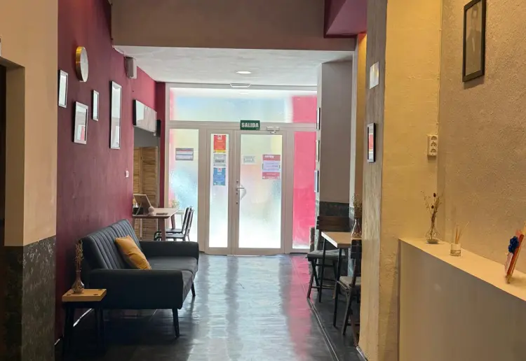 Excelente sala amplia en el centro de la ciudad