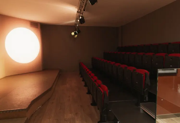 Teatro íntimo y galería de arte a un paso de Recoletos