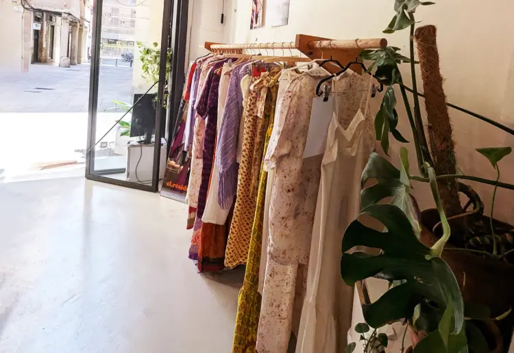 large windowed street level showroom with vintage vibe in barcelona city center