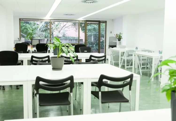 ESPACIO POLIVALENTE EN ESPACIO DE COWORKING