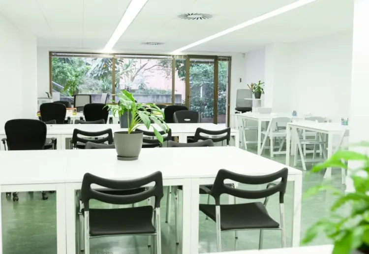ESPACIO POLIVALENTE EN ESPACIO DE COWORKING