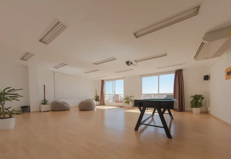 Sala frente la Sagrada Familia