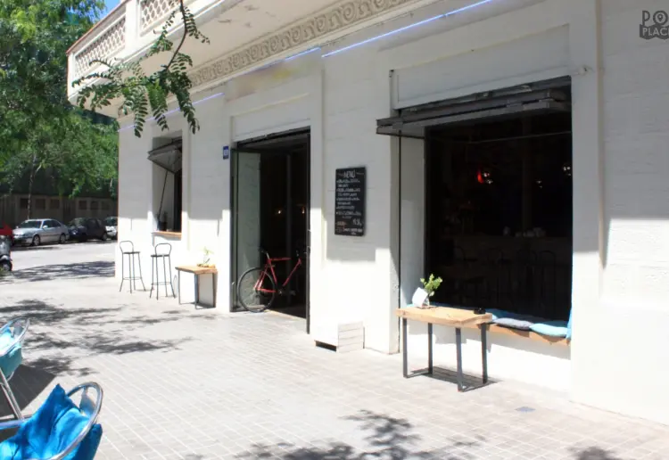Alquilamos nuestro bar-restaurante para eventos privados, fiestas, cenas, rodajes, exposiciones...