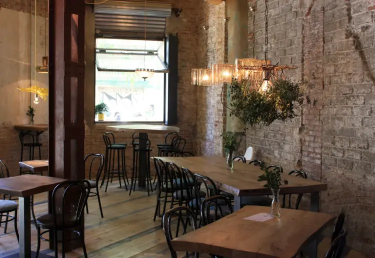 Alquilamos nuestro bar-restaurante para eventos privados, fiestas, cenas, rodajes, exposiciones...