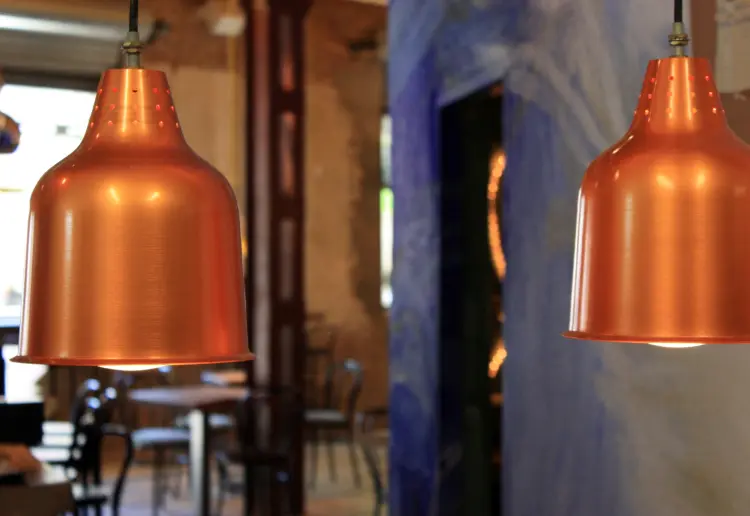 Alquilamos nuestro bar-restaurante para eventos privados, fiestas, cenas, rodajes, exposiciones...