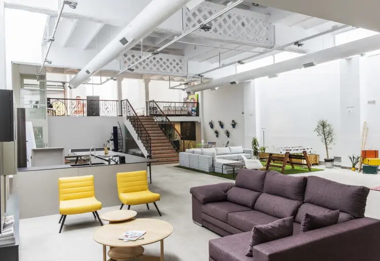 Espacio creativo de Coworking con múltiples ambientes