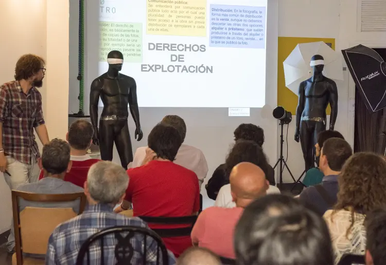 Sala para eventos y grandes reuniones.