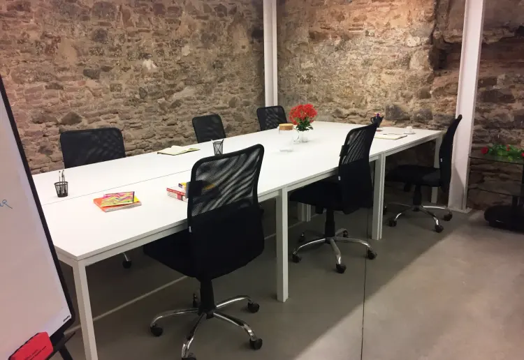 Beautiful space and front gallery to rent for events/ workshops/ conferences