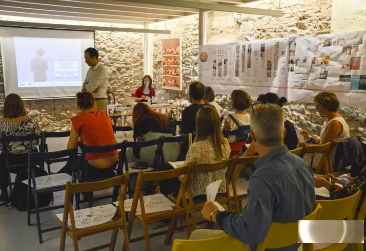 Beautiful space and front gallery to rent for events/ workshops/ conferences