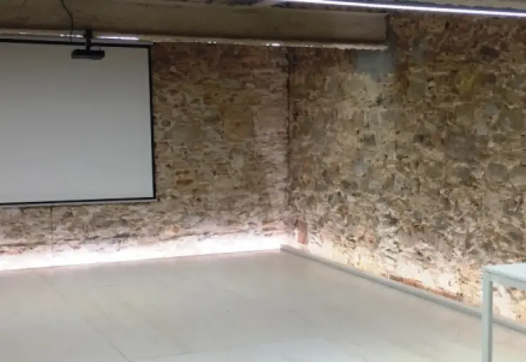 Beautiful space and front gallery to rent for events/ workshops/ conferences