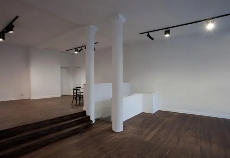 Independent and international gallery