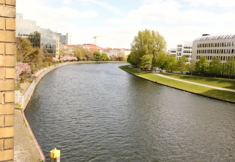 Raum für eine private Veranstaltung - mit Blick auf die Spree!!!