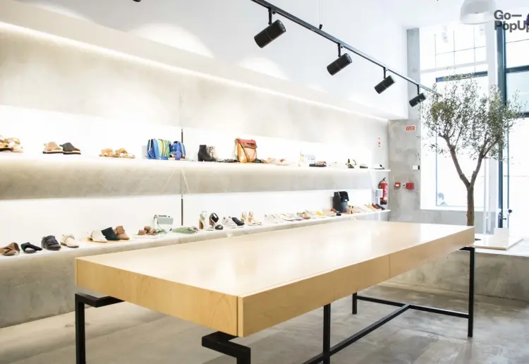 Pop up in Spacious Concept Store in downtown Lisboa/Chiado