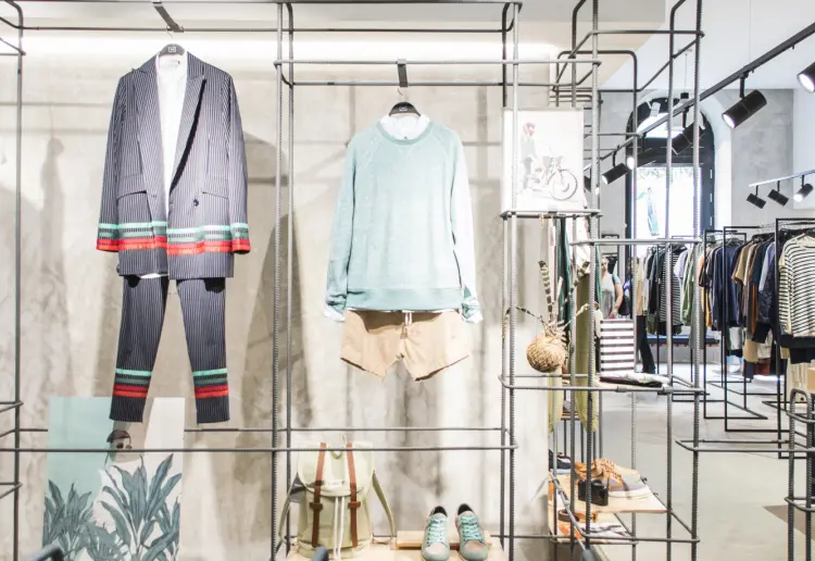 Pop up in Spacious Concept Store in downtown Lisboa/Chiado