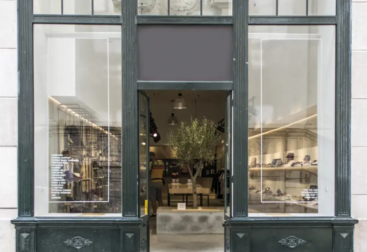 Pop up in Spacious Concept Store in downtown Lisboa/Chiado