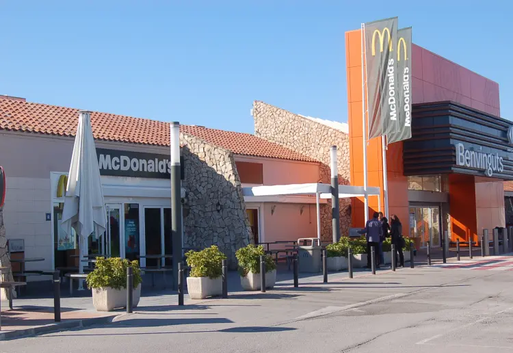 C.C. Carrefour Cabrera bajo petición