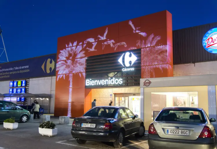C.C. Carrefour Cáceres bajo petición
