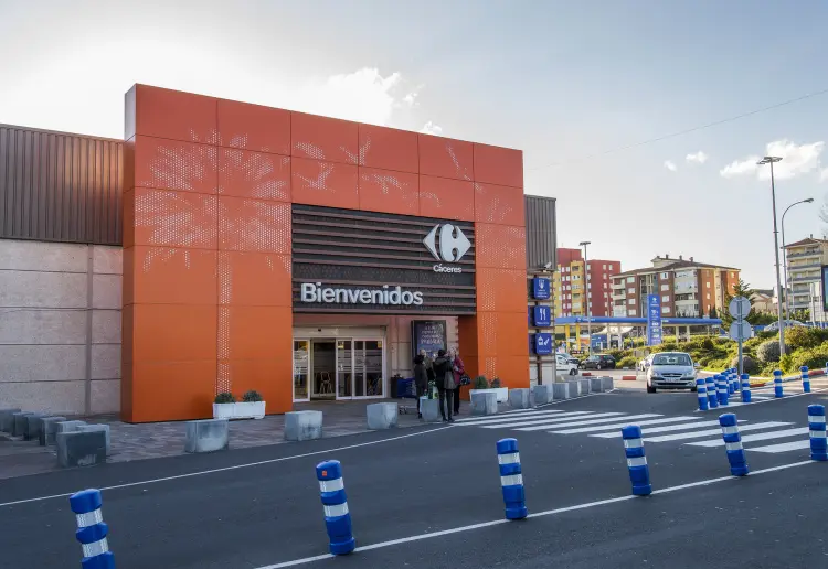 C.C. Carrefour Cáceres bajo petición